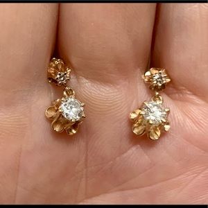 ⚜️Vtg Buttercup 14Kt Yellow Gold Diamond Dangle Earrings with Screw Posts & Nuts